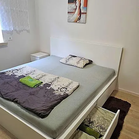 Kauno Apartamentai Big King Size Bed * Kowno